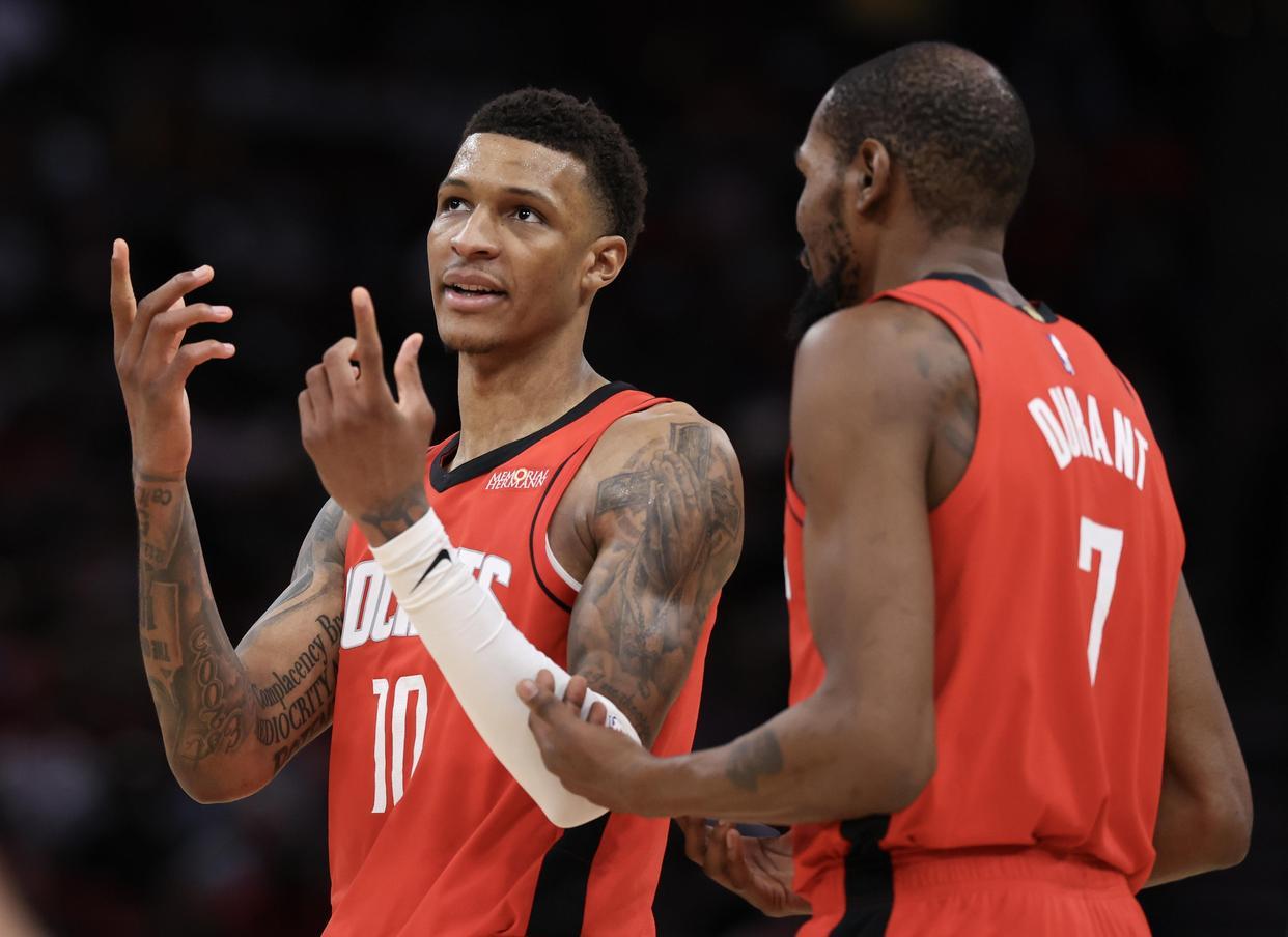 kaiyun开云体育官网-合砍21+13+7！火箭边缘控卫2人崛起，撑起2阵，难怪斯通不签新人